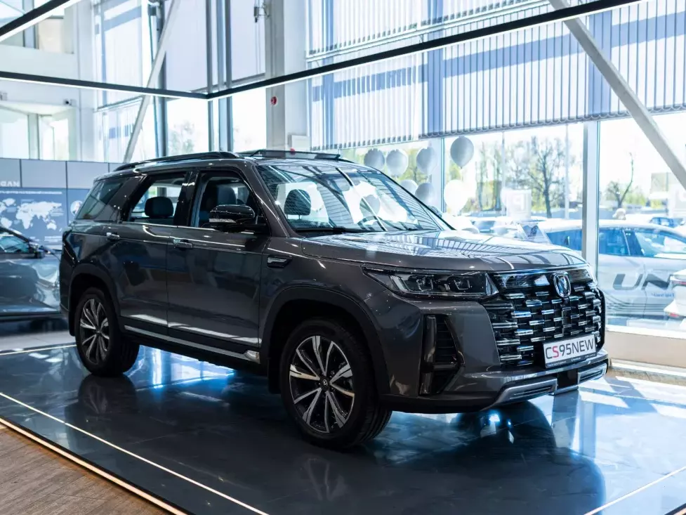 Changan CS95 New в шоуруме